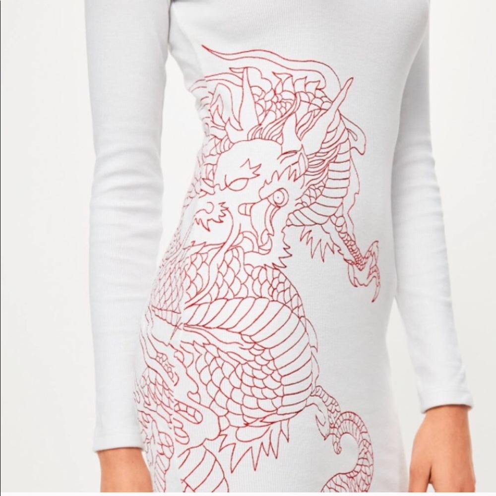 Missguided red dragon mini dress 🔥